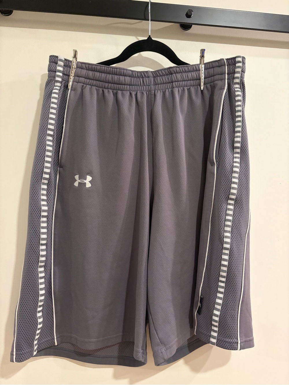 Under Armour Men's Gray Athletic Mesh-Trim Shorts